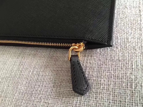 プラダ財布内部構造